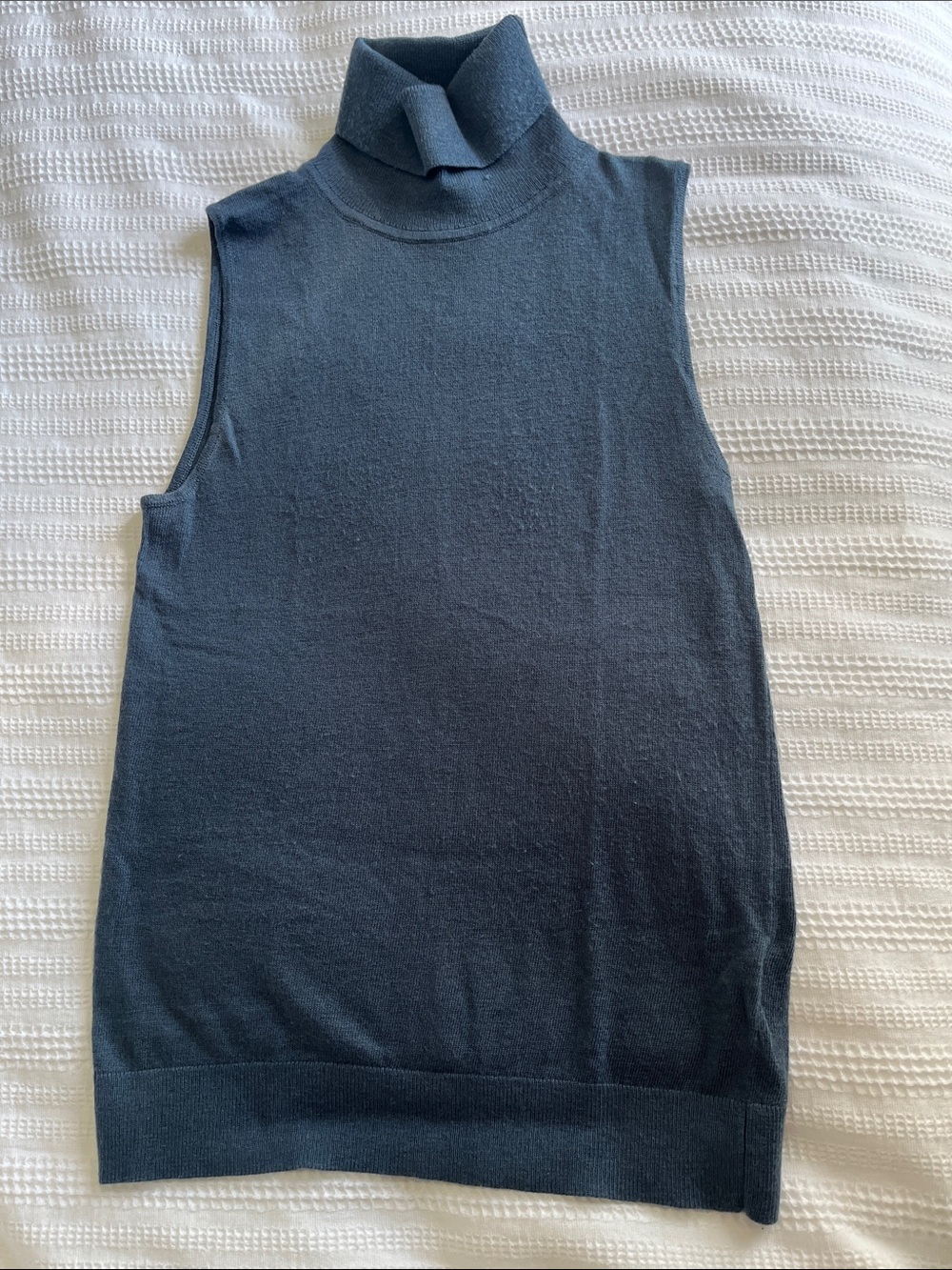 Men's Sleeveless Turtleneck Sweater - Dark Blue